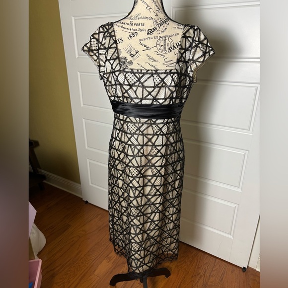 Badgley Mischka lace overlay silk lined midi dress square neck 👗 - Picture 1 of 8